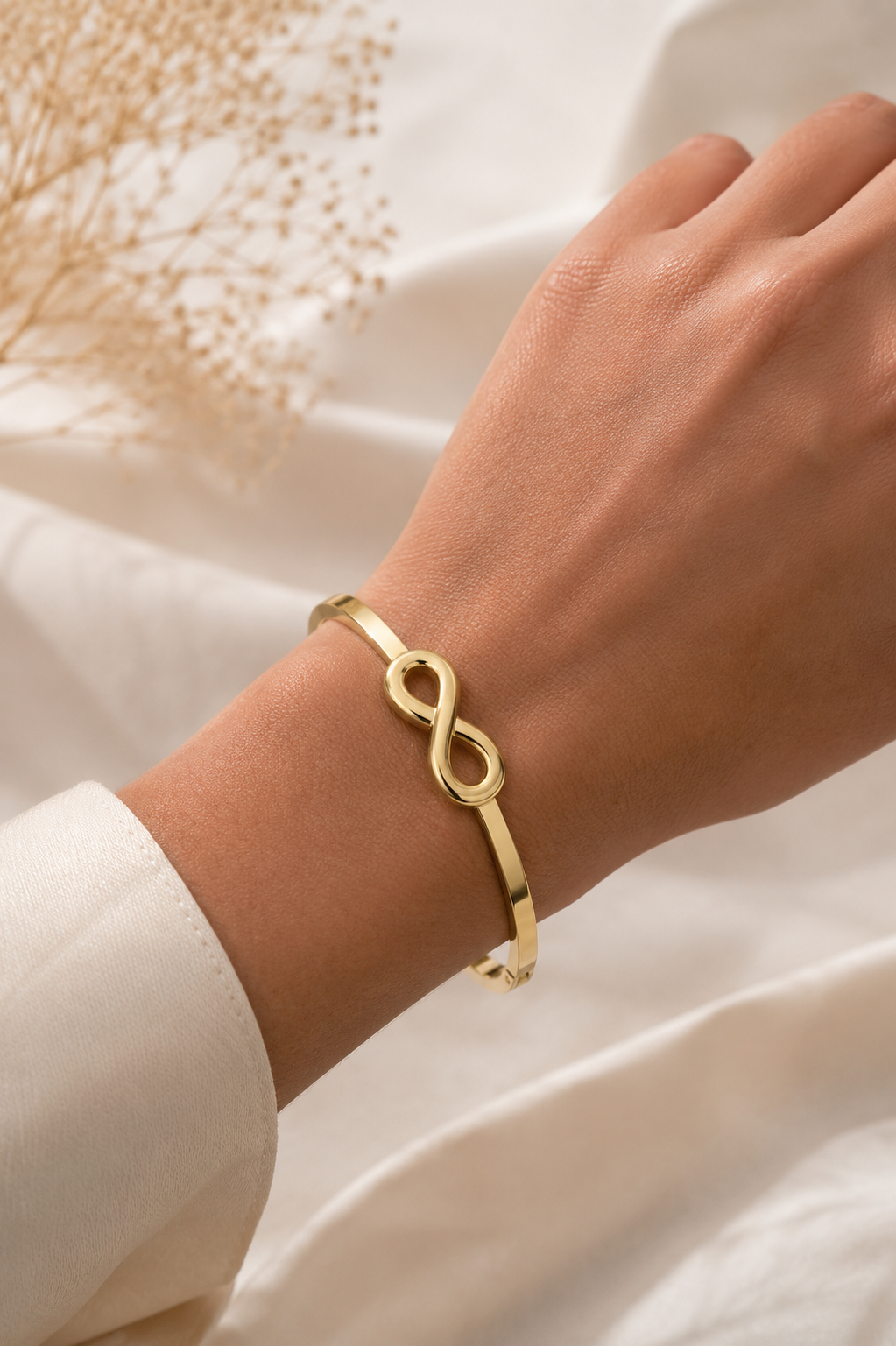 Anti Tarnish Infinity Love bracelet regular size