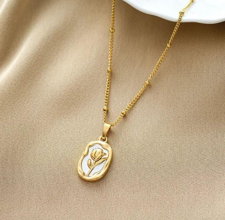 Anti Tarnish White Enamel Rose Pendant Necklace for Women