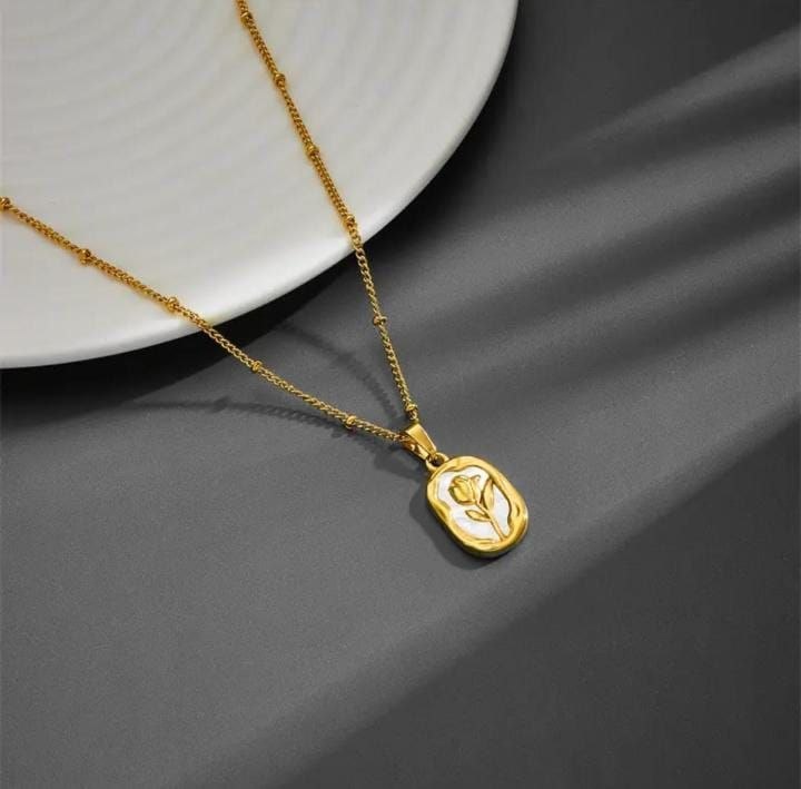 Anti Tarnish White Enamel Rose Pendant Necklace for Women